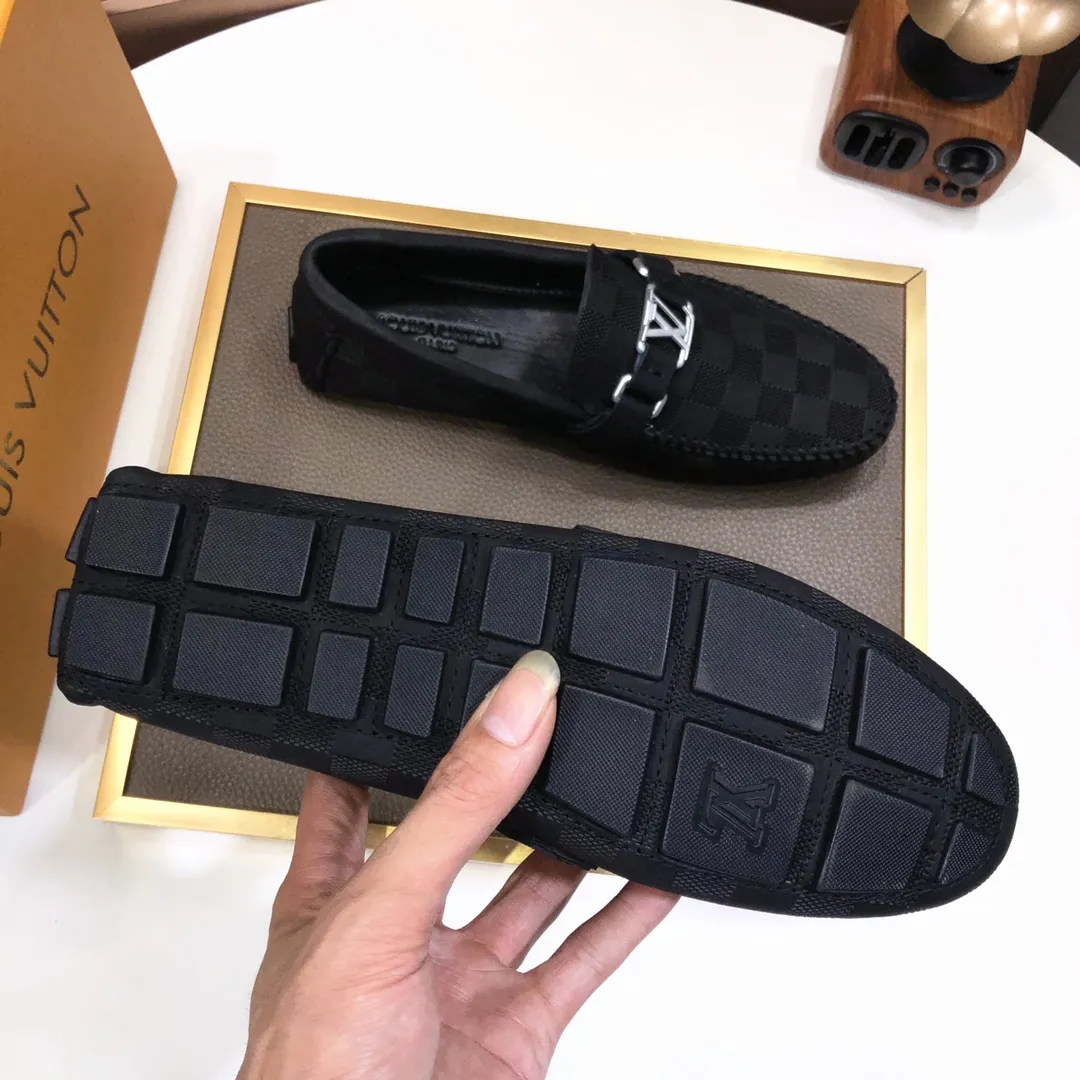 Men's men's shoes 💰420💰 [LV Doudou shoes] (water-dyed cowhide lining) new model is on the market, available on the official website. The new Doudou shoes are processed into single-color materials, and the uppers are made of imported cowhide material. The body of the shoe is fully hemmed with mark thread, and is lined with imported original cowhide leather. The elegant shoe shape is super suitable for all-matching, and the size is 38-44.
